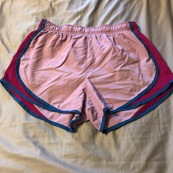 Nike Pants - Nike athletic shorts